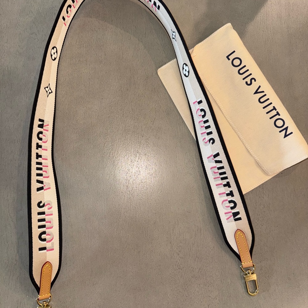 NEW Louis Vuitton Monogram Strap - Picture 3 of 5